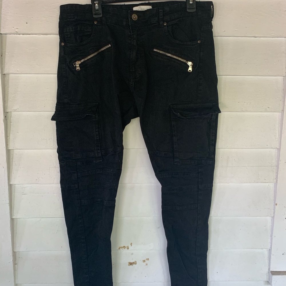 Men’s fashionable zipper decorated skinny jeans